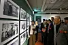 Culture Minister Yu In-chon looks at the photographs exhibited in a special exhibit showcasing approximately 70 photographs and video materials depicting the evolution of Korean-Italian relations on Feb. 26 at the National Museum of Korean Contemporary History in central Seoul. The exhibition wrapped up on March 31. [YONHAP]