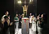 Students view the Golden Crown of Cheonmachong displayed at the Gyeongju National Museum during a tour on July 3. [PARK SANG-MOON]
