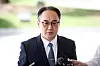 Prosecutor General Lee One-seok answers reporters' questions on allegations surrounding first lady Kim Keon Hee's luxury bag scandal and recent prosecutorial appointments on his arrival to the Supreme Prosecutors' Office in Seocho District, southern Seoul, on Tuesday. [NEWS1]