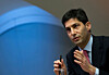 In this Dec. 11, 2014, file photo, Kevin Warsh speaks to the media about his report on transparency at the Bank of England, in London. [AP/YONHAP]