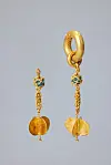 Decorative earrings excavated from Tomb No. 2 at the Royal Tombs in Gongju, South Chungcheong [KOREA HERITAGE SERVICE]