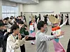 A group of 67 Korean undergraduate students perform Awa Odori, a traditional Japanese dance, with local performers at Mima City Hall in Tokushima Prefecture, Japan, on Jan. 24. [LEE SOO-JUNG]