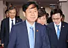 Minister of Finance Koo Yun-cheol attends a meeting of related ministers on international economic policies at the government complex in Jongno District, central Seoul on July 22. [YONHAP]