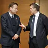 Israeli Ambassador to Korea Akiva Tor, right, speaks to German Ambassador to Korea Georg Schmidt at a ceremony marking International Holocaust Remembrance Day at the Goethe-Institut in Yongsan District, central Seoul, on Monday. [PARK SANG-MOON]