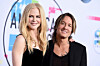 Nicole Kidman, left, and Keith Urban arrive at the American Music Awards in Los Angeles on Nov. 19, 2017. [AP/YONHAP]