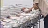 A nurse tends to newborn babies at a hospital in Incheon on Dec. 26. [NEWS1]