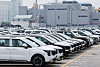 Cars are waiting to be exported at a port in Pyeongtaek, Gyeonggi, on Aug. 7. [YONHAP]