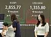 Korean bourse Kospi closes at 2,855.77, up 1.55 percent compared to the previous day, on June 9, continuing a rising streak since June 2. [YONHAP]