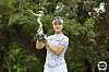 Yoon Ina poses with the Jeju Samdasoo Masters trophy after winning the tournamnet in Jeju on Aug. 4. [NEWS1]