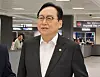 Trade Minister Cheong In-kyo arrives at Dulles International Airport in Washington on April 9. [YONHAP]