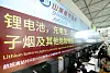 A Chinese airline's workers help travelers check in at the carrier's counter at Incheon International Airport's Terminal 1 on Feb. 24. [NEWS1]