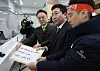 Attorney Bu Ji-seok, center, and YouTuber Kim Se-ui of channel Hoverlab, right, hands in the complaint against YouTuber Lee Jin-ho to the Seoul Metropolitan Police Agency in central Seoul on March 17. [YONHAP]