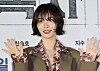 Actor Nana waves to reporters during a press conference held at the Lotte Cinema Konkuk University branch in eastern Seoul on June 17. [YONHAP]