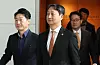 Minister of Trade, Industry and Energy Ahn Duk-geun, second from left, departs from Terminal 1 of Incheon International Airport on May 6, 2025, to finalize a deal for a new nuclear power plant project in Dukovany. [NEWS1]