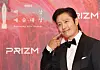 Actor Lee Byung-hun poses for a photo on the red carpet ahead of the 60th Baeksang Arts Awards ceremony held in southern Seoul on May 7, 2024. [YONHAP]
