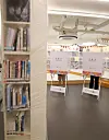 A voter casts a ballot at a polling station set up inside the Dadok Dadok book cafe library at Gobundari Market in Gangdong, eastern Seoul, on June 3, the day of the 21st presidential election. [NEWS1]