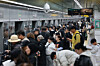 Passengers wait for the train at Gwanghwamun Station, Line No. 5, in central Seoul on Dec. 1, on the morning when unions from the Seoul Metro — which operates subway lines No. 1 through 8 — began a form of industrial action known as a “work-to-rule” protest in response to stalled wage and collective bargaining negotiations. [YONHAP]