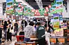 Customers shop at a Lotte Mart in Eunpyeong District, northern Seoul, on April 1. [YONHAP]