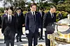 Democratic Party presidential candidate Lee Jae-myung pays his respects to former President Kim Dae-jung at Seoul National Cemetery in Dongjak District, southern Seoul, on April 28. [YONHAP]