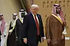U.S. President Donald Trump arrives with Saudi Crown Prince and Prime Minister Mohammed bin Salman Al Saud for a group photo with Gulf Cooperation Council (GCC) leaders during the GCC Summit in Riyadh on May 14. [AP/YONHAP]