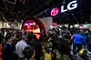 Show attendees flock to the LG Electronics booth on the opening day at CES 2025 on Jan. 7 in Las Vegas. [AP/YONHAP]