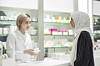 A foreign tourist in Korea consults a pharmacist [CREATRIP]