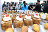 People queue to buy desserts at the 2025 Cafe & Bakery Fair in Gangnam District, southern Seoul, on Feb. 19. [YONHAP]