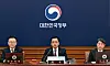 Acting President Choi Sang-mok, center, speaks during a Cabinet meeting at the government complex in central Seoul on March 4. [JOINT PRESS CORPS]