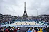 Sweden and Australia compete in men's beach volleyball at Eiffel Tower Stadium at the 2024 Summer Olympics in Paris on Saturday. [AP/YONHAP]
