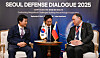 Defense Minister Ahn Gyu-back, left, speaks with Philippine Defense Secretary Gilberto Teodoro, right, on the sidelines of the Seoul Defense Dialogue on Sept. 8. [MINISTRY OF DEFENSE]