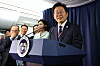 President Lee Jae Myung speaks to reporters at a press briefing on a presidential flight en route to the Group of 7 summit in Canada on June 16. [JOINT PRESS CORPS]