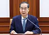 Acting President and Prime Minister Han Duck-soo holds a ministerial meeting on state affairs at the Government Complex in central Seoul on April 24. [YONHAP]