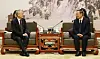 Culture Minister Yu In-chon, left, and his Chinese counterpart, Sun Yeli, hold talks in Shanghai on Nov. 23. [MINISTRY OF CULTURE, SPORTS AND TOURISM]