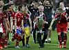 Bayern Munich manager Jupp Heynckes celebrates with the Champions League trophy after beating Borussia Dortmund in the 2012-13 final at Wembley Stadium in London on May 25, 2013. [REUTERS/YONHAP]