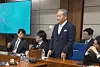 Former Interior Minister Lee Sang-min, center, attends his trial on charges of playing a key role in the martial law imposition at the Seoul Central District Court in southern Seoul on Feb. 12. [YONHAP]