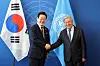 President Lee Jae Myung, left, shakes hands with UN Secretary General Antonio Guterres ahead of their talks at the UN headquarters in New York on Sept. 23. [JOINT PRESS CORPS]