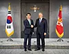Defense Minister Kim Yong-hyun, left, shakes hands with Josep Borrell, the European Union's high representative for foreign affairs and security policy, at the Defense Ministry's headquarters in central Seoul on Monday. [YONHAP]