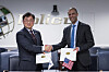 Cho Chang-rae, South Korea's deputy defense minister for policy, shakes hands with Vipin Narang, principal U.S. deputy assistant secretary of defense for space policy, after signing a framework document on the Nuclear Consultative Group at the Pentagon in Washington on Feb. 12. [DEFENSE MINISTRY]