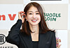 Actor Lee Si-young poses on the red carpet for the Korea Gold Awards Festival in Gangnam District, southern Seoul, on Nov. 18, 2024. [NEWS1]