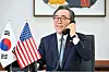 Korean Foreign Minister Cho Tae-yul holds his first phone call with newly appointed U.S. Secretary of State Marco Rubio on Jan. 23. [MINISTRY OF FOREIGN AFFAIRS]