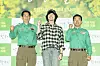 From left, zookeeper Song Young-Kwan, director Shim Jun and zookeeper Kang Cheol-won [ACOMMZ/BARUNSON E&A]