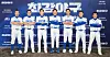 Cast members of 'A Clean Sweep' (2022-) pose for a photo [JTBC]
