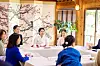 First lady Kim Hea Kyung, center, meets with hanbok designers at a tea meeting at the Gyeongju National Museum in Gyeongju on Oct. 30. [PRESIDENTIAL OFFICE]