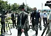 Inspectors from the Fair Trade Commission enter the headquarters of the Korean Medical Association in Yongsan, central Seoul, on Wednesday. [NEWS1]