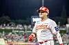 Choo Shin-soo of the SSG Landers walks to the dugout after the last regular season at-bat of his professional career at the bottom of the eighth at Incheon SSG Landers Field in Incheon on Sept. 30. [NEWS1]