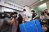 Police officails are seen entering Korea Railroad Corporation's (Korail) Daegu branch office in Daegu for a raid on Sept. 1. [NEWS1]