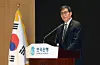 Rhee Chang-yong, the now ex-governor of the Bank of Korea, delivers his farewell address at a ceremony held at the central bank’s headquarters in Jung District, Seoul, on April 20. [NEWS1]