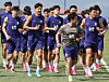 The players on the Korean men's national team for the World Cup warm up at the Zions Bank Training Center in Utah on May 28. [YONHAP]