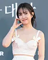 Actor Park Bo-young poses on the red carpet at the 62nd Baeksang Arts Awards on May 8. [NEWS1]