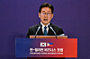 President Lee Jae Myung delivers a speech at the Korea-Philippines Business Forum in the Philippines on March 4. [AP/YONHAP]